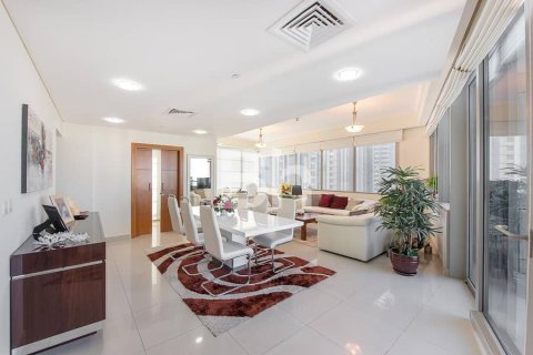 Снять в аренду квартиру в Дубай Марине, Дубай: 2 спальни, 150м², № 23280 - фото 1