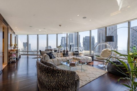 Apartment in Downtown Dubai (Downtown Burj Dubai), Dubai 2 bedrooms, 165.09 sq.m. № 135729 - photo 12