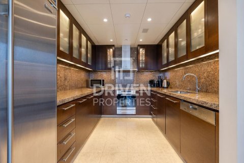Apartment in Downtown Dubai (Downtown Burj Dubai), Dubai 2 bedrooms, 165.09 sq.m. № 135729 - photo 13