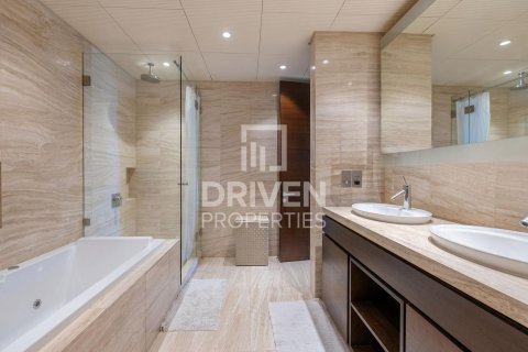 Apartment in Downtown Dubai (Downtown Burj Dubai), Dubai 2 bedrooms, 165.09 sq.m. № 135729 - photo 10