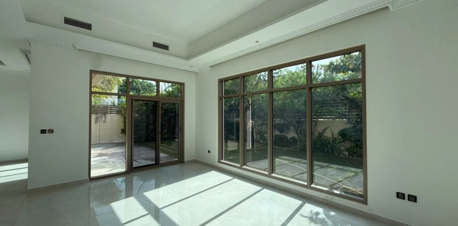 Villa in Al Furjan, Dubai 4 bedrooms, 619.1 sq.m. № 118524