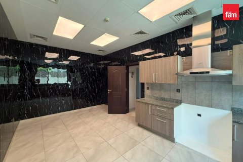 Villa in Al Furjan, Dubai 4 bedrooms, 619.1 sq.m. № 118524 - photo 11