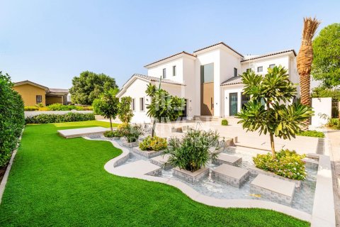 Villa à Jumeirah Golf Estates, Dubai, 5 chambres, 950 m², № 64672 - photo 1