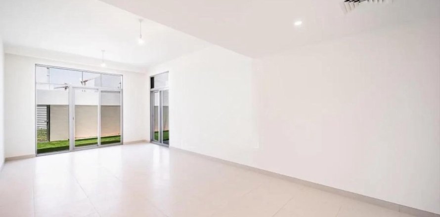 Вилла в Дубае, 3 спальни, 179.4м², № 110857
