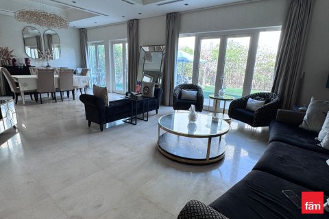 Villa in Al Furjan, Dubai 4 bedrooms, 610.1 sq.m. № 58184 - photo 22