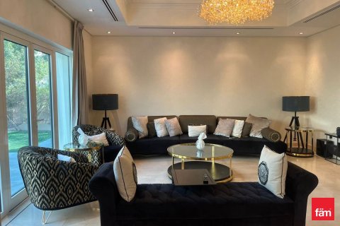 Villa in Al Furjan, Dubai 4 bedrooms, 610.1 sq.m. № 58184 - photo 23