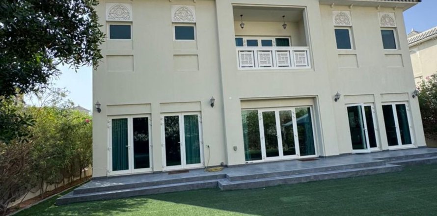 Villa in Al Furjan, Dubai 4 bedrooms, 610.1 sq.m. № 58184
