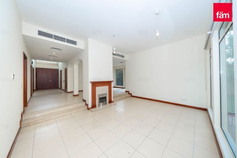 فيلا في دبي 3 غرف نوم, 594.1 م² رقم 114243 - صورة 2