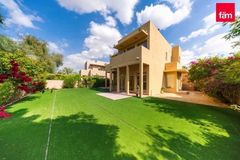 Villa in Dubai 3 bedrooms, 594.1 sq.m. № 114243
