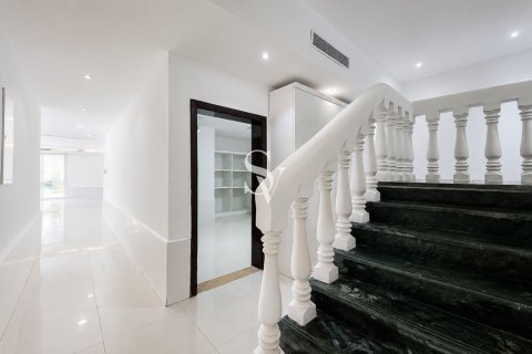 Villa à Emirates Hills, Dubai, 8 chambres, 1724 m², № 114641 - photo 23