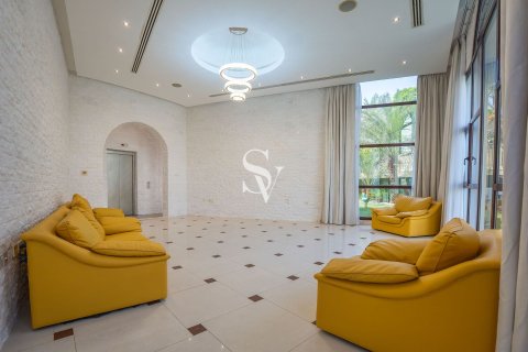 Villa à Emirates Hills, Dubai, 8 chambres, 1724 m², № 114641 - photo 3