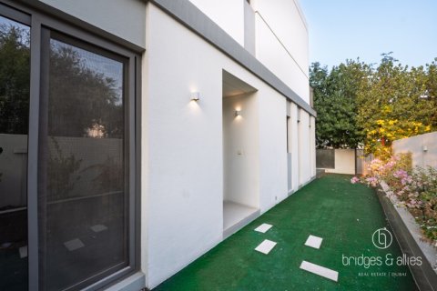 Снять в аренду виллу в Tilal Al Ghaf, Дубай: 4 спальни, 140м², № 90140 - фото 2