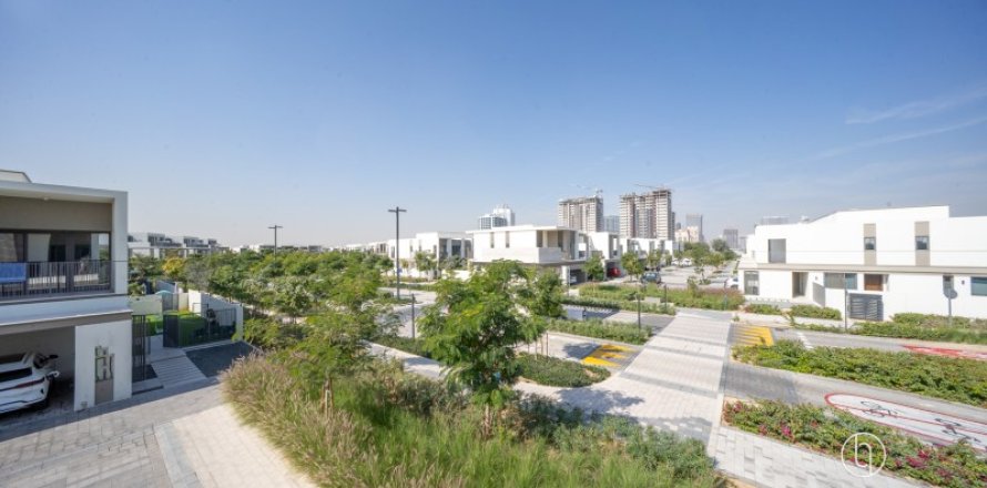 Вилла в Tilal Al Ghaf, Дубай, 4 спальни, 306м², № 90139