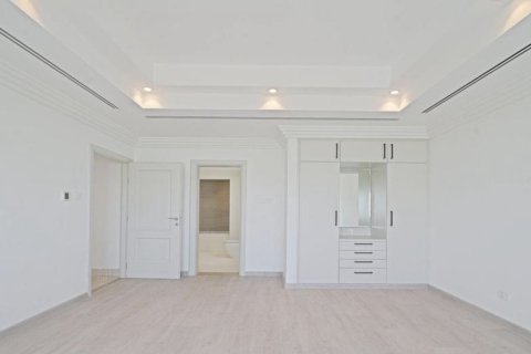 Купить виллу в Meadows, Дубай: 4 спальни, 440.55м², № 119279 - фото 17