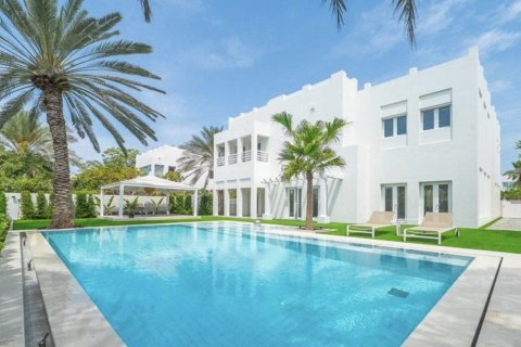 Вилла в Meadows, Дубай, 4 спальни, 440.55м², № 119279