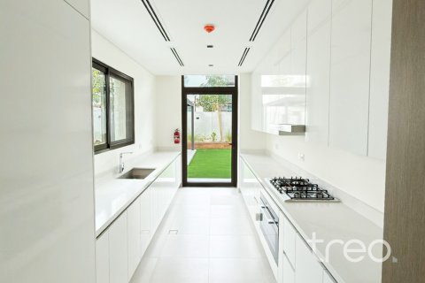 Villa in District One, Mohammed Bin Rashid City, Dubai 5 bedrooms, 748.05 sq.m. № 119276 - photo 4