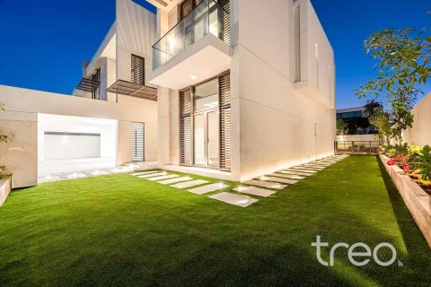 Villa in District One, Mohammed Bin Rashid City, Dubai 5 bedrooms, 748.05 sq.m. № 119276