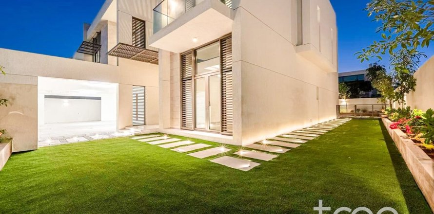 Villa in District One, Mohammed Bin Rashid City, Dubai 5 bedrooms, 748.05 sq.m. № 119276