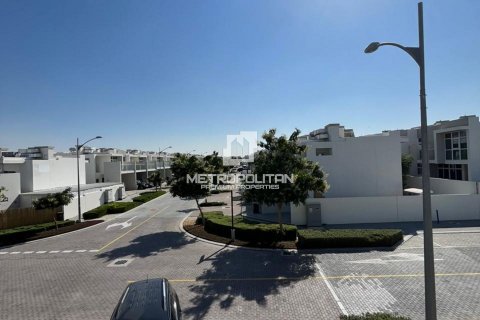 Купить таунхаус в DAMAC Hills (Akoya by DAMAC), Дубай: 3 спальни, 155м², № 73485 - фото 5