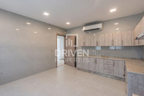 Villa in Nad Al Sheba 1, Nadd Al Sheba, Dubai 3 bedrooms, 250.84 sq.m. № 127879 - photo 5