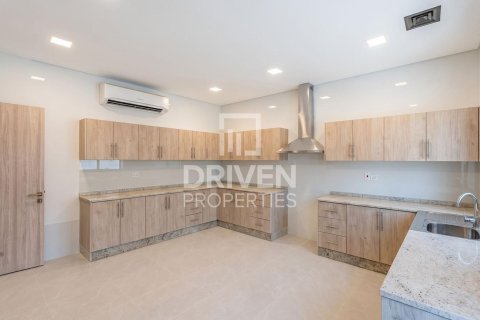 Villa in Nad Al Sheba 1, Nadd Al Sheba, Dubai 3 bedrooms, 250.84 sq.m. № 127879 - photo 4