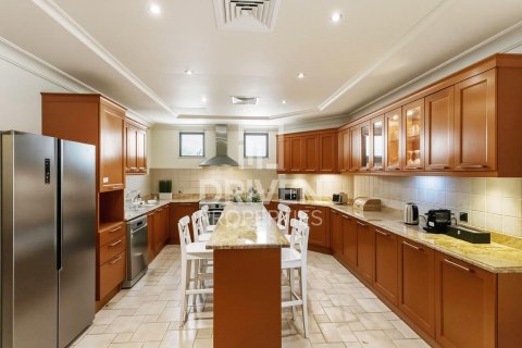 Villa in Garden Homes, Palm Jumeirah, Dubai 5 bedrooms, 622.64 sq.m. № 127875 - photo 19