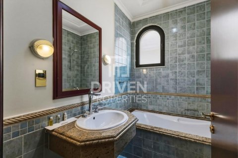 Villa in Garden Homes, Palm Jumeirah, Dubai 5 bedrooms, 622.64 sq.m. № 127875 - photo 22