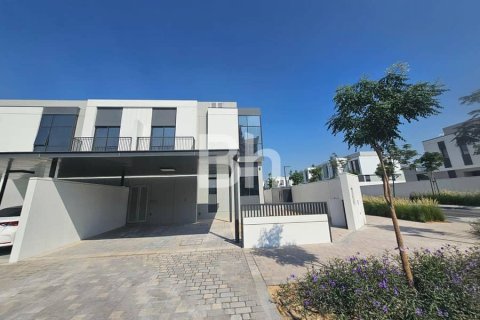 Снять в аренду таунхаус в Al Furjan, Дубай: 4 спальни, 358м², № 21987 - фото 1