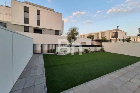 Снять в аренду таунхаус в Al Furjan, Дубай: 4 спальни, 358м², № 21987 - фото 10