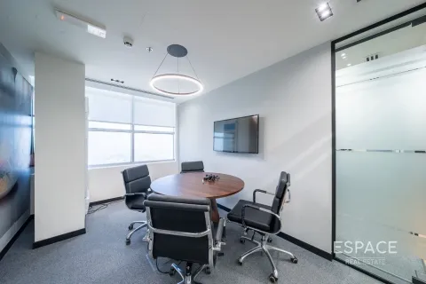 Oficina en Jumeirah Lake Towers, Dubai, 162 m², № 62284 - foto 9