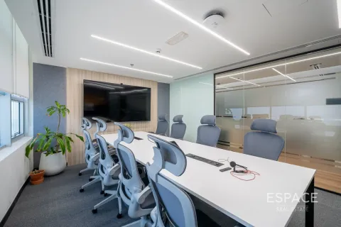 Oficina en Jumeirah Lake Towers, Dubai, 162 m², № 62284 - foto 7