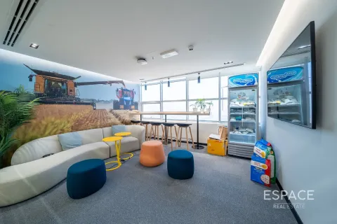 Oficina en Jumeirah Lake Towers, Dubai, 162 m², № 62284 - foto 2