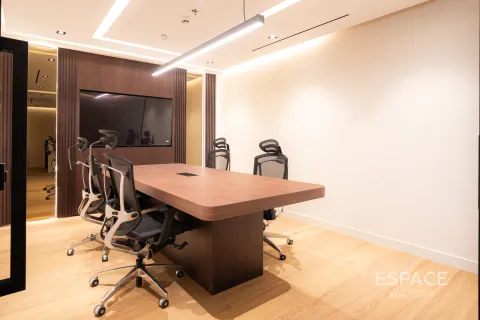 Oficina en Jumeirah Lake Towers, Dubai, 117 m², № 62283 - foto 2