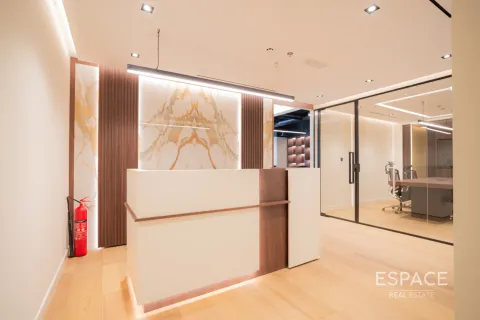 Oficina en Jumeirah Lake Towers, Dubai, 117 m², № 62283 - foto 1