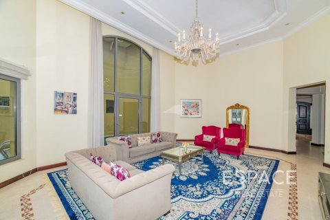 Villa in Palm Jumeirah, Dubai 4 bedrooms, 465 sq.m. № 62312 - photo 15