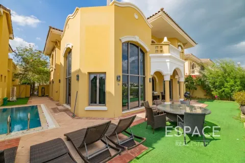 Villa in Palm Jumeirah, Dubai 4 bedrooms, 465 sq.m. № 62312 - photo 14