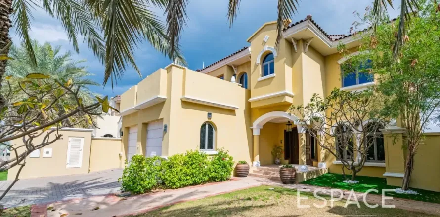 Villa in Palm Jumeirah, Dubai 4 bedrooms, 465 sq.m. № 62312