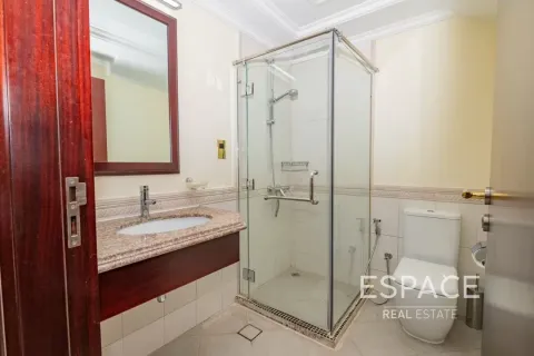 Villa in Palm Jumeirah, Dubai 4 bedrooms, 465 sq.m. № 62312 - photo 12