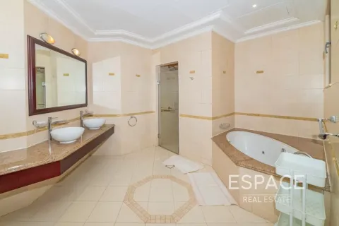 Villa in Palm Jumeirah, Dubai 4 bedrooms, 465 sq.m. № 62312 - photo 11