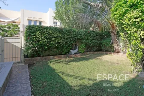 Villa à The Lakes, Dubai, 3 chambres, 234 m², № 62315 - photo 2