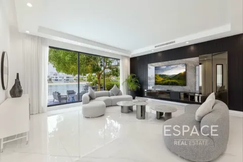 Villa in Palm Jumeirah, Dubai 6 bedrooms, 650 sq.m. № 62313 - photo 2
