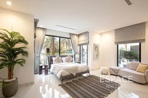 Villa in Palm Jumeirah, Dubai 6 bedrooms, 650 sq.m. № 62313 - photo 15