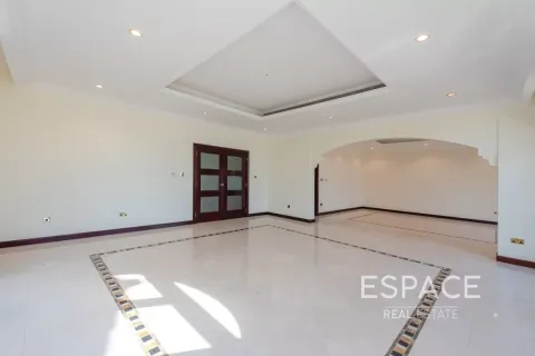 Villa in Palm Jumeirah, Dubai 4 bedrooms, 465 sq.m. № 62314 - photo 9