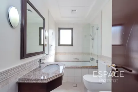 Villa in Palm Jumeirah, Dubai 4 bedrooms, 465 sq.m. № 62314 - photo 17