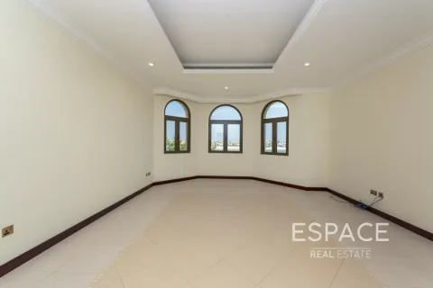 Villa in Palm Jumeirah, Dubai 4 bedrooms, 465 sq.m. № 62314 - photo 3
