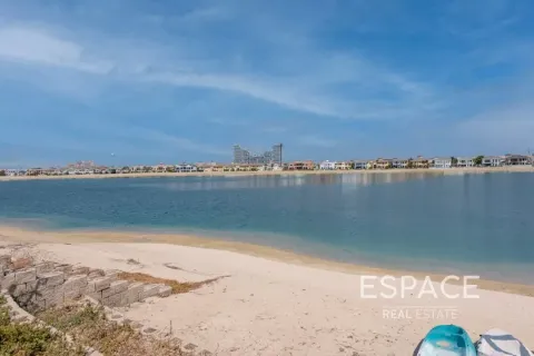 Villa in Palm Jumeirah, Dubai 4 bedrooms, 465 sq.m. № 62314 - photo 18