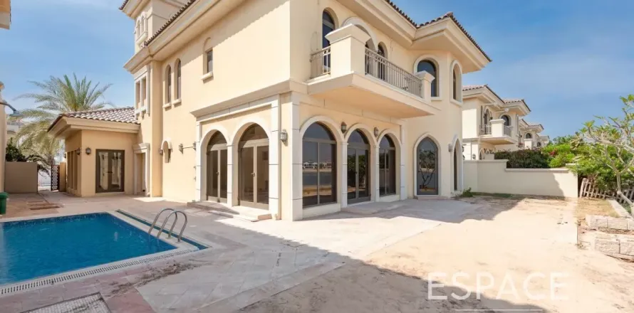 Villa in Palm Jumeirah, Dubai 4 bedrooms, 465 sq.m. № 62314