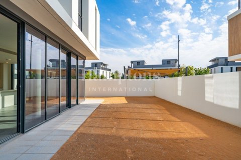 Villa in Arabian Ranches 3, Dubai 5 bedrooms, 417.33978563 sq.m. № 70130 - photo 5