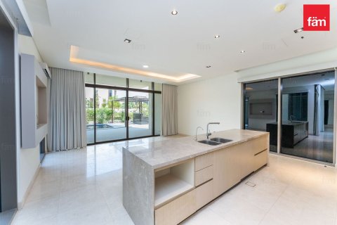 Villa in Dubai Hills Estate, Dubai 4 bedrooms, 656.5 sq.m. № 125027 - photo 6