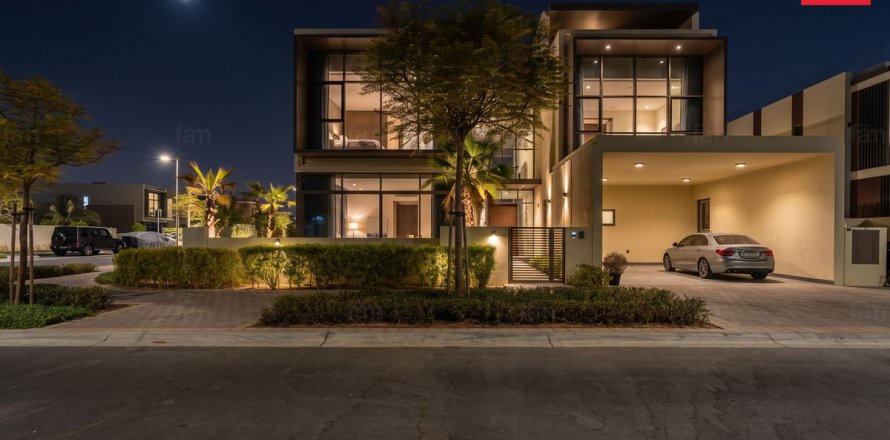 Villa in Dubai Hills Estate, Dubai 4 bedrooms, 656.5 sq.m. № 125027